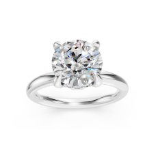 Exquisite Platinum Oval Diamond Halo Ring (US Size 6)